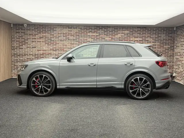 Audi RS Q3 view 6