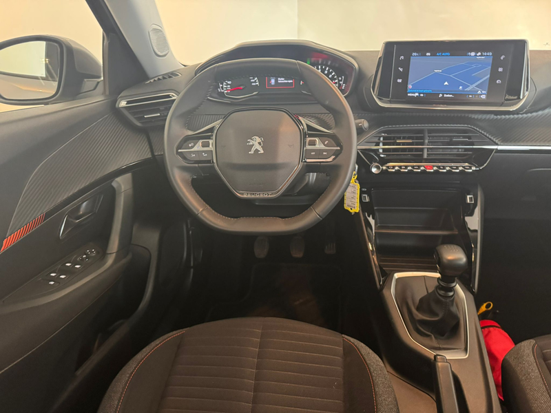 Peugeot 2008 1.2 PureTech Active — photo 14