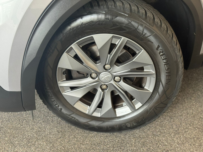 Peugeot 2008 1.2 PureTech Active — photo 5