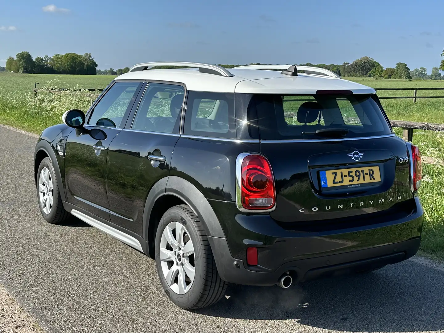 MINI Cooper Countryman 1.5 Chili II Aut. Clima | Camera | Stoelverwarming Negro - 2