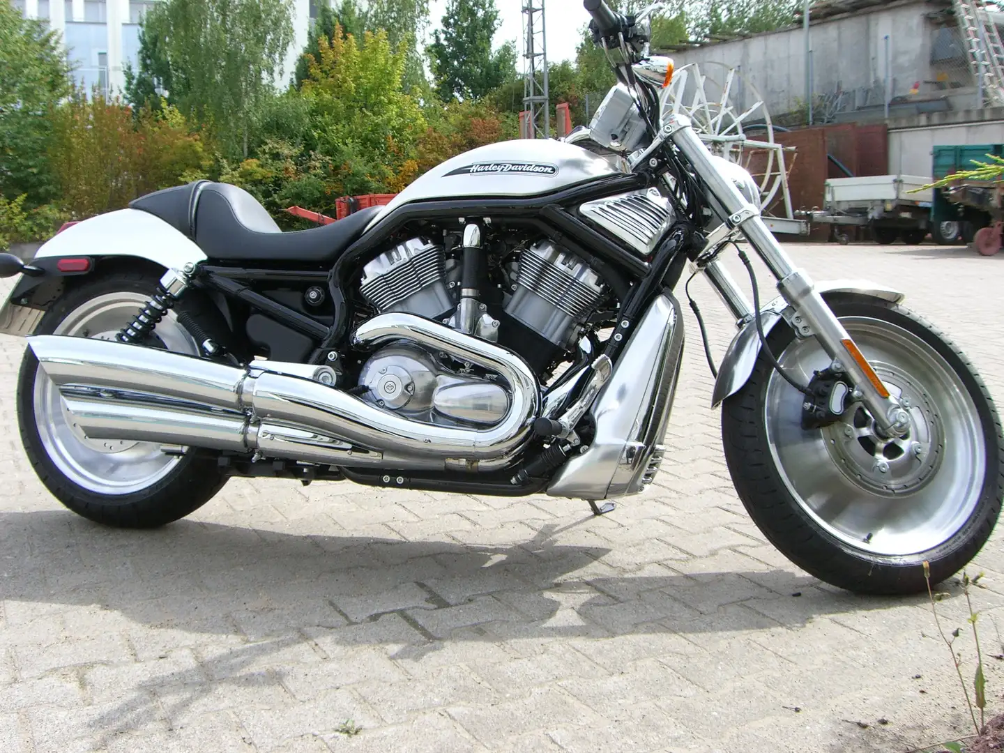Harley-Davidson V-Rod VRSCB Ezüst - 2