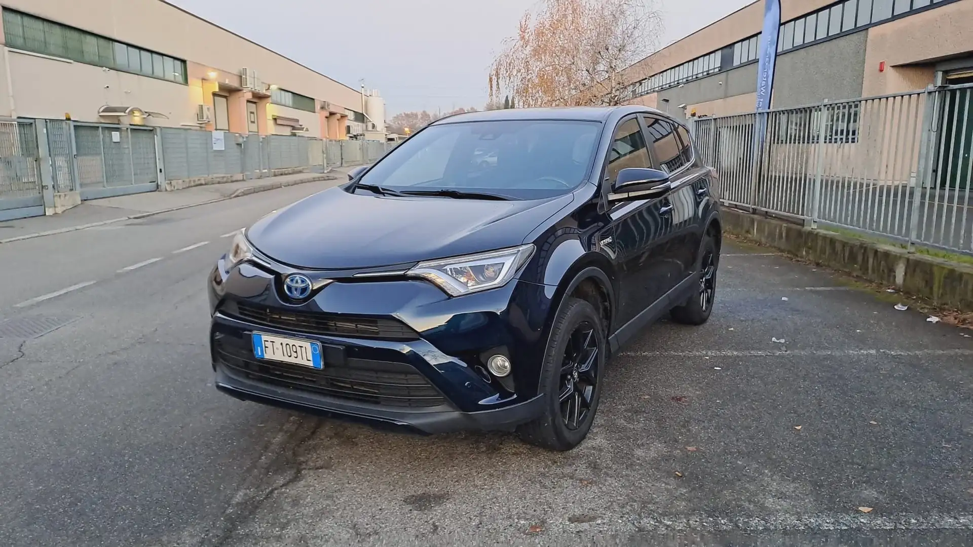 Toyota RAV 4 Rav4 2.5  Business  BENZINA HYBRID AUTOMATICO Bleu - 1