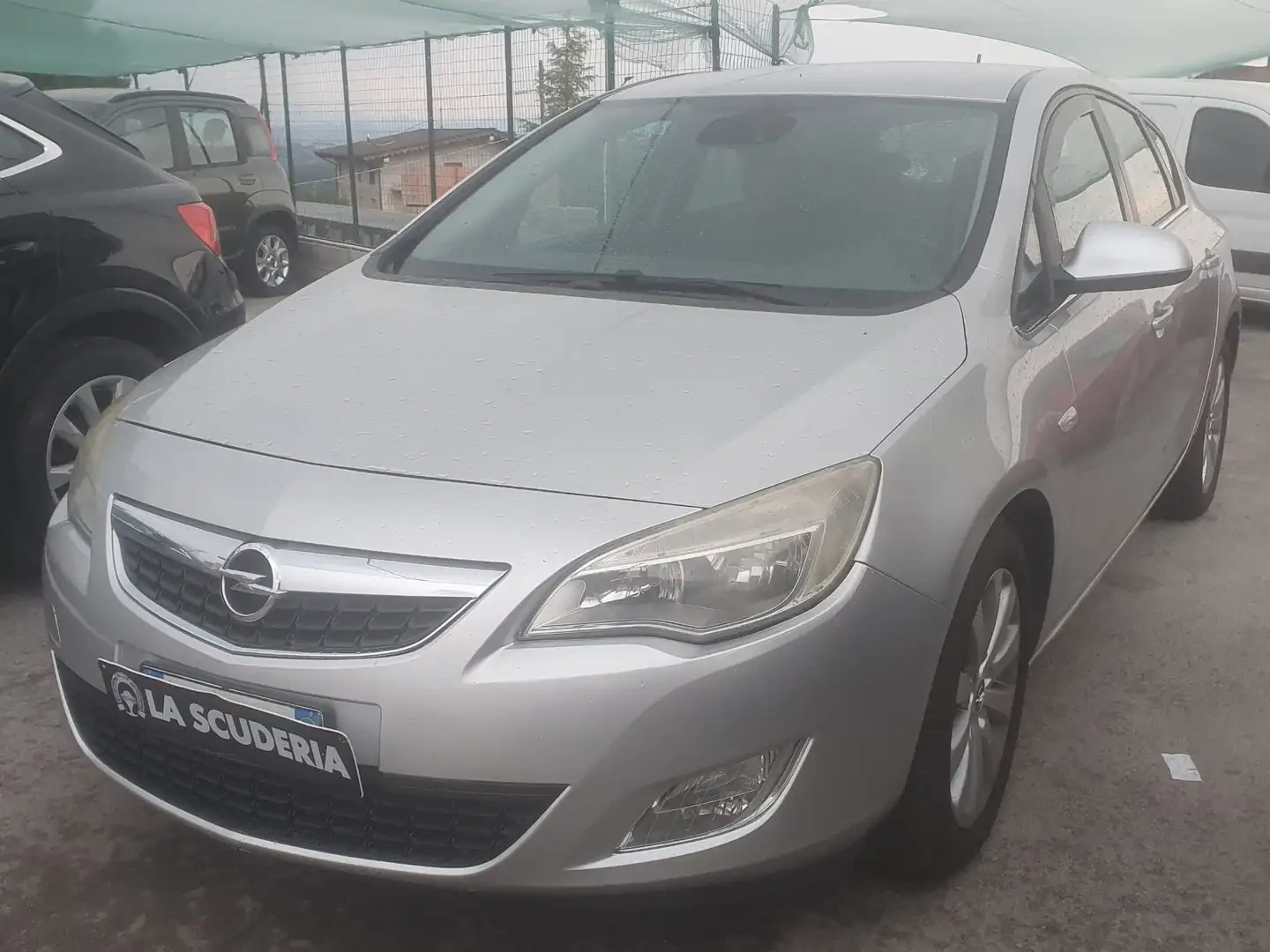 Opel Astra Astra IV 2010 5p 1.7 cdti Cosmo 110cv Argento - 1