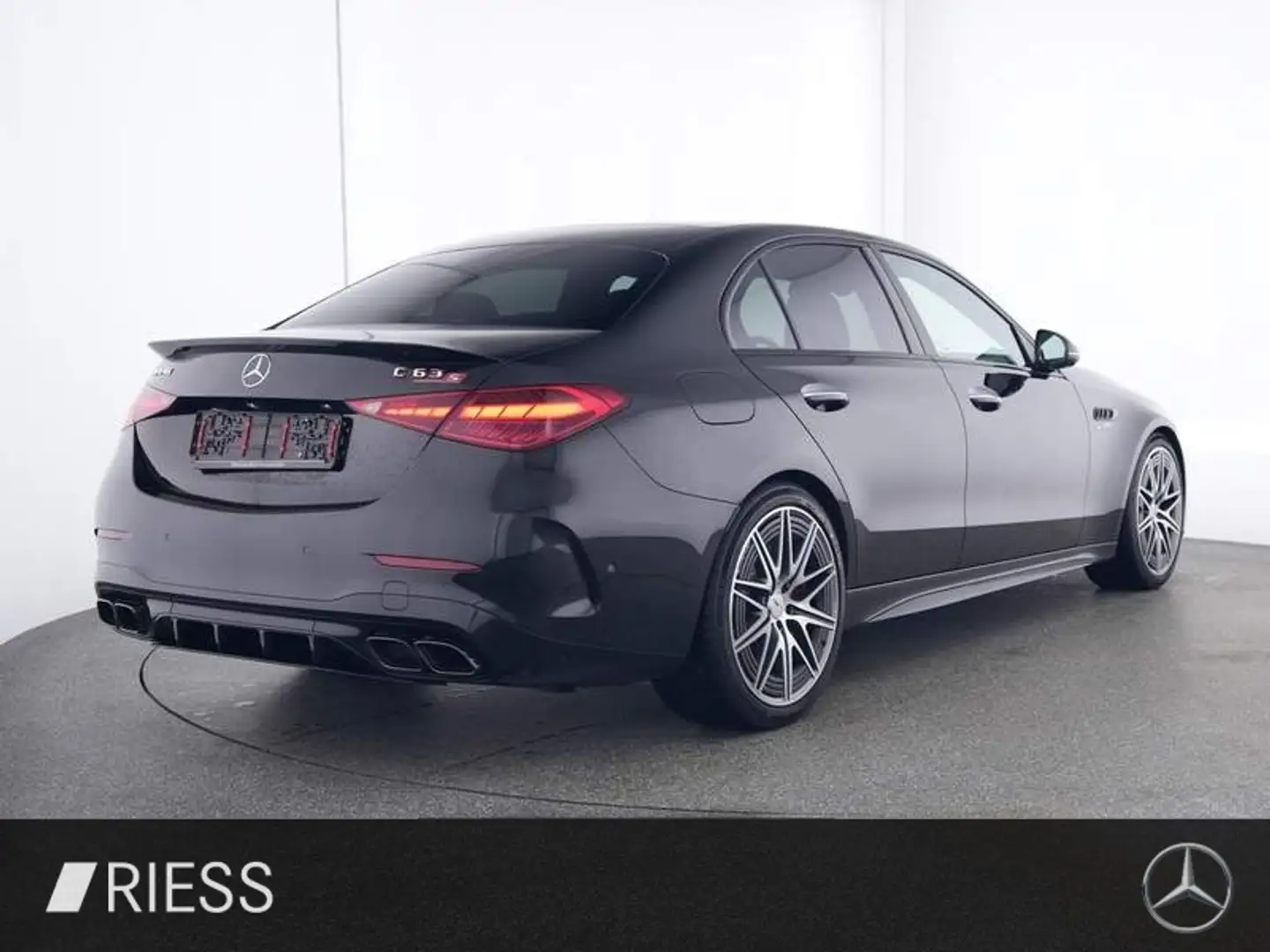Mercedes-Benz C 63 AMG S E PERF Night Burmes Sitzkl Pano 360 20" Schwarz - 2