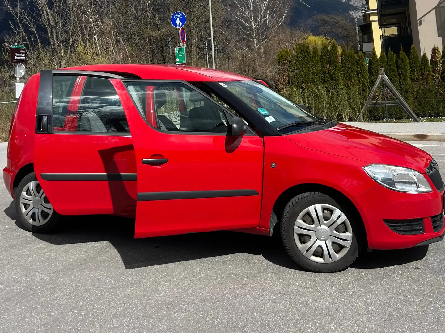 Skoda Roomster Skoda Roomster inkl. Campingbox Червоний - 2