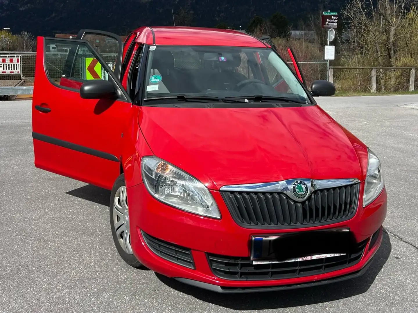 Skoda Roomster Skoda Roomster inkl. Campingbox Червоний - 1