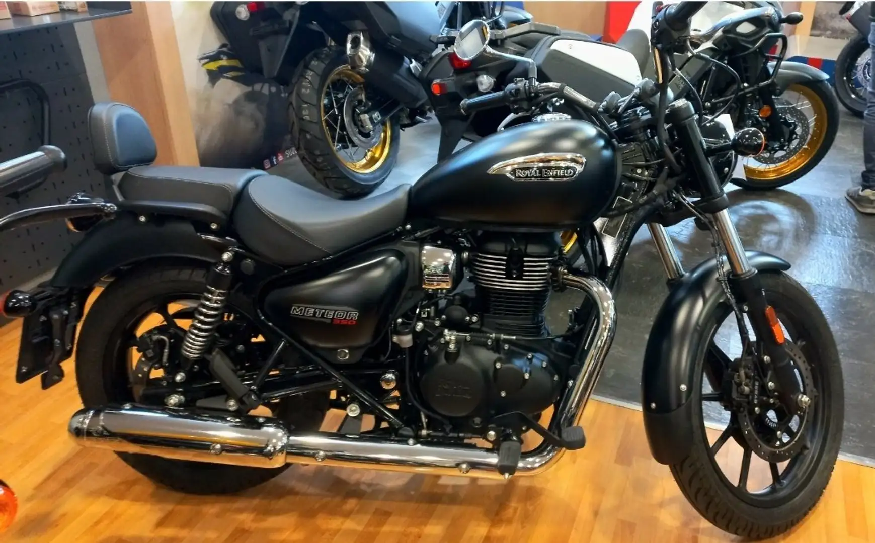 Royal Enfield Meteor 350 Meteor 1 F2 Nero - 1