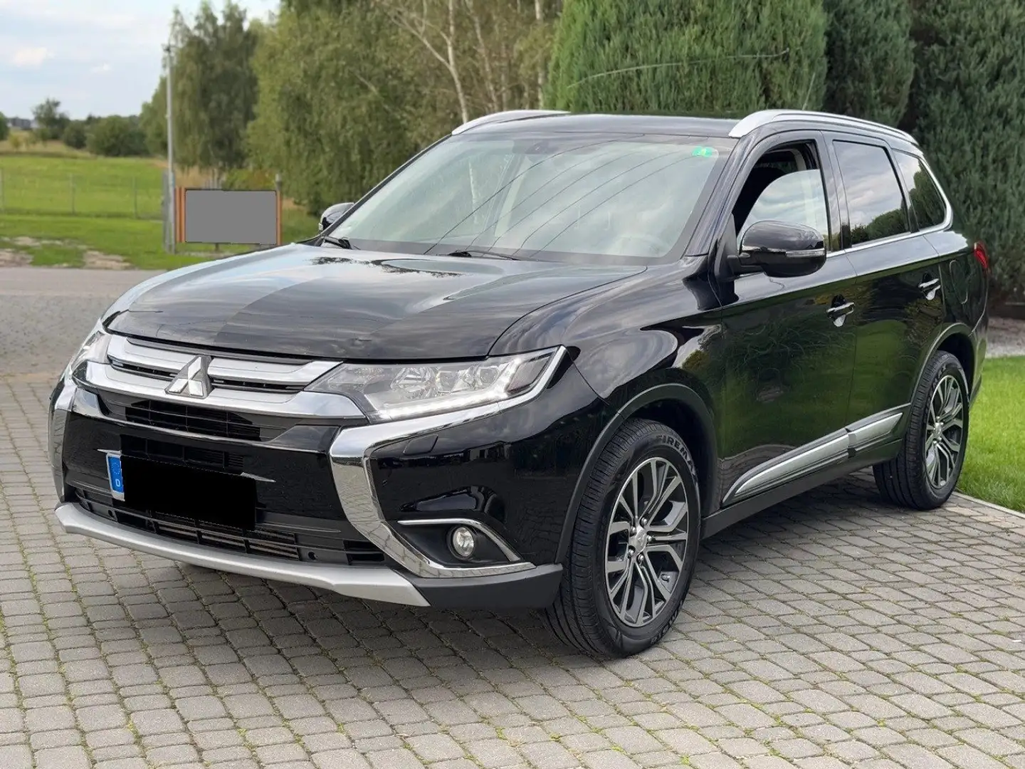 Mitsubishi Outlander Outlander 2.2 DI-D 4WD Aut.Diamant Edition+ Schwarz - 2