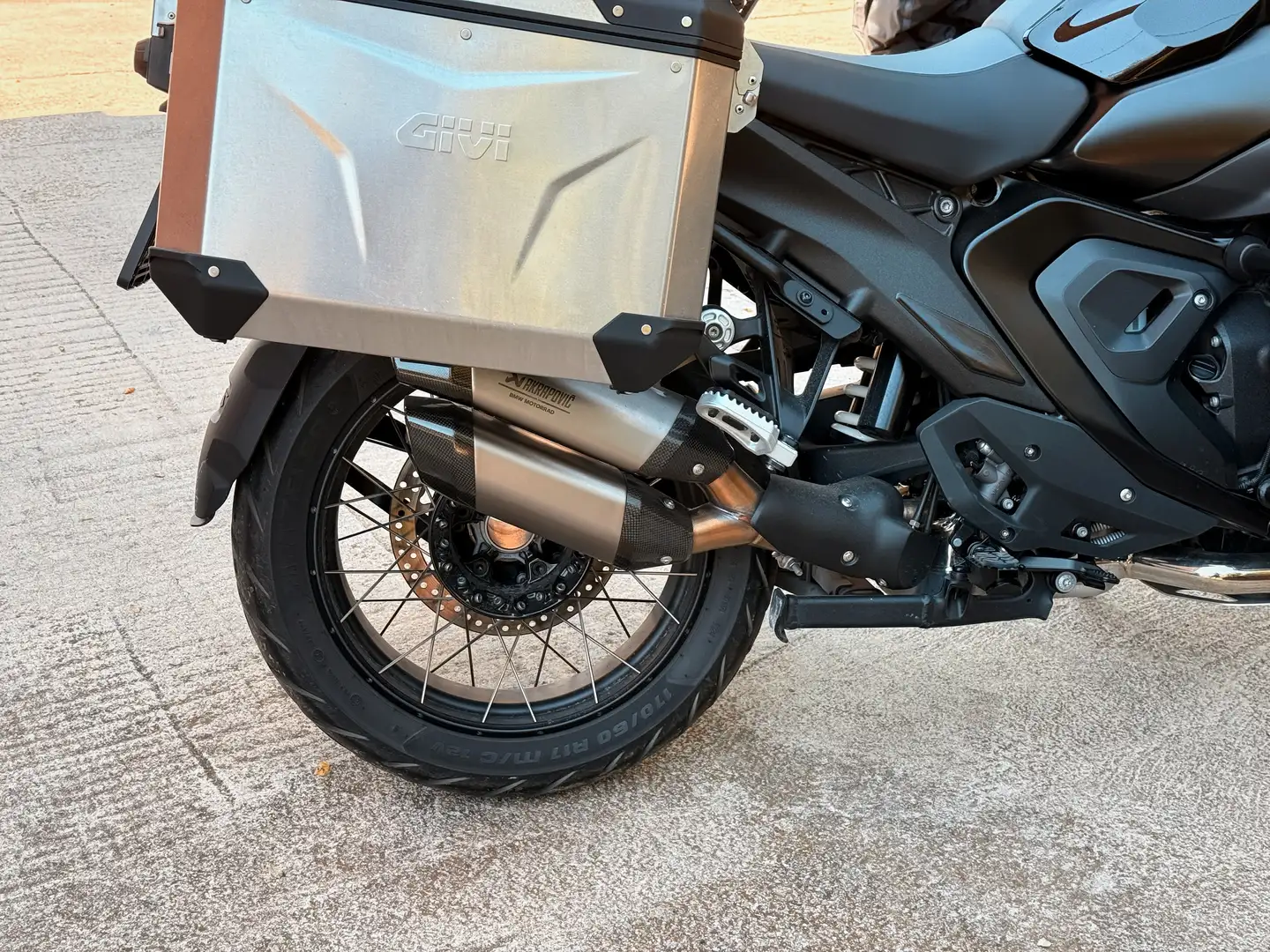 BMW R 1300 GS Triple Black - 2
