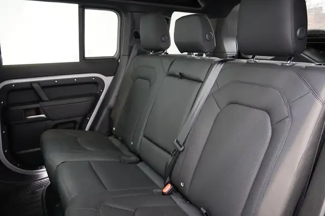 Land Rover Defender Defender 110 PHEV X-Dynamic SE Head-Up Ansicht 24