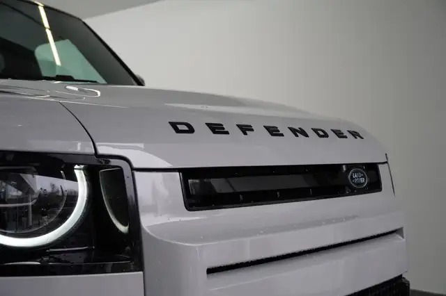 Land Rover Defender Defender 110 PHEV X-Dynamic SE Head-Up Ansicht 6
