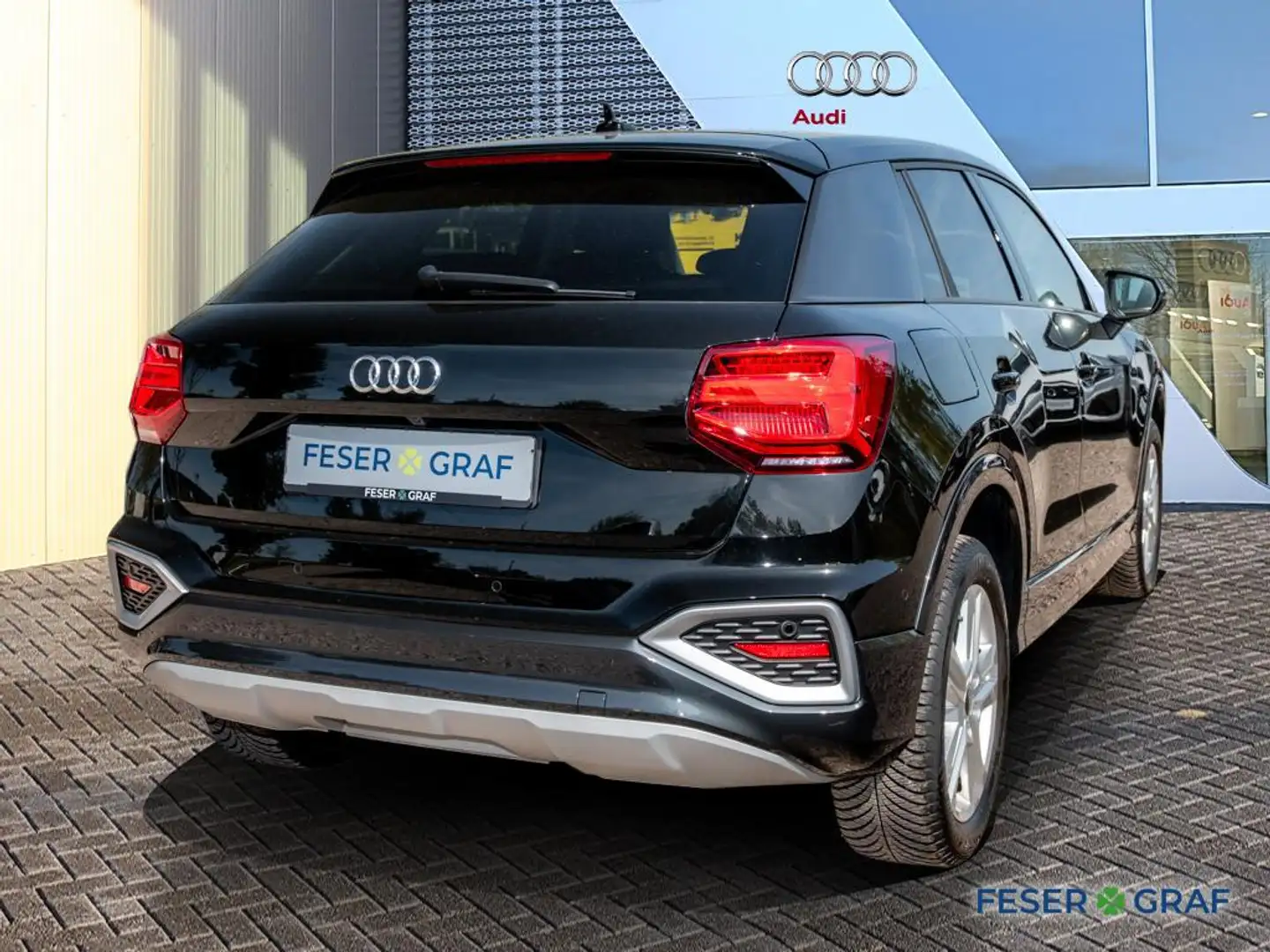 Audi Q2 35TFSI S tronic /LED/Pano/CarPlay/Kamera Schwarz - 2