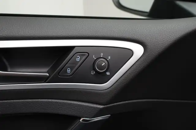 Volkswagen Golf view 15