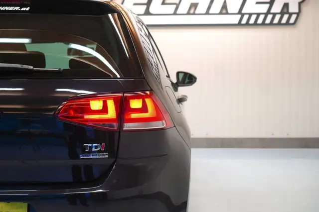 Volkswagen Golf view 6