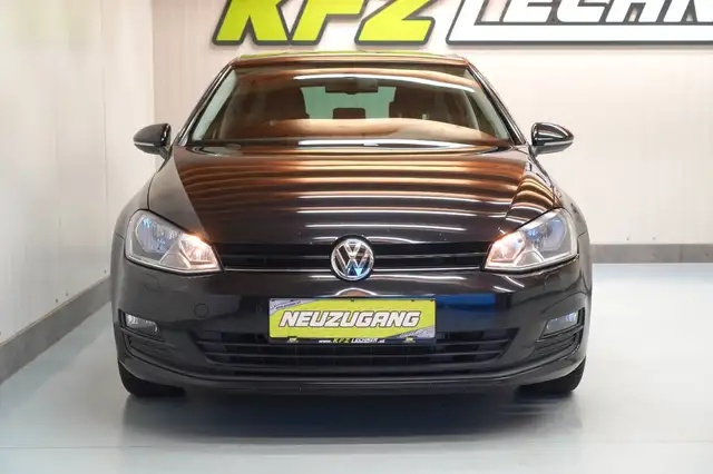 Volkswagen Golf view 9