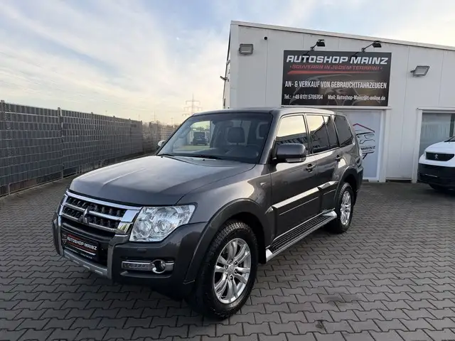 Mitsubishi Pajero 3.2 DI-D Diamant Edition **Nur124tkm**