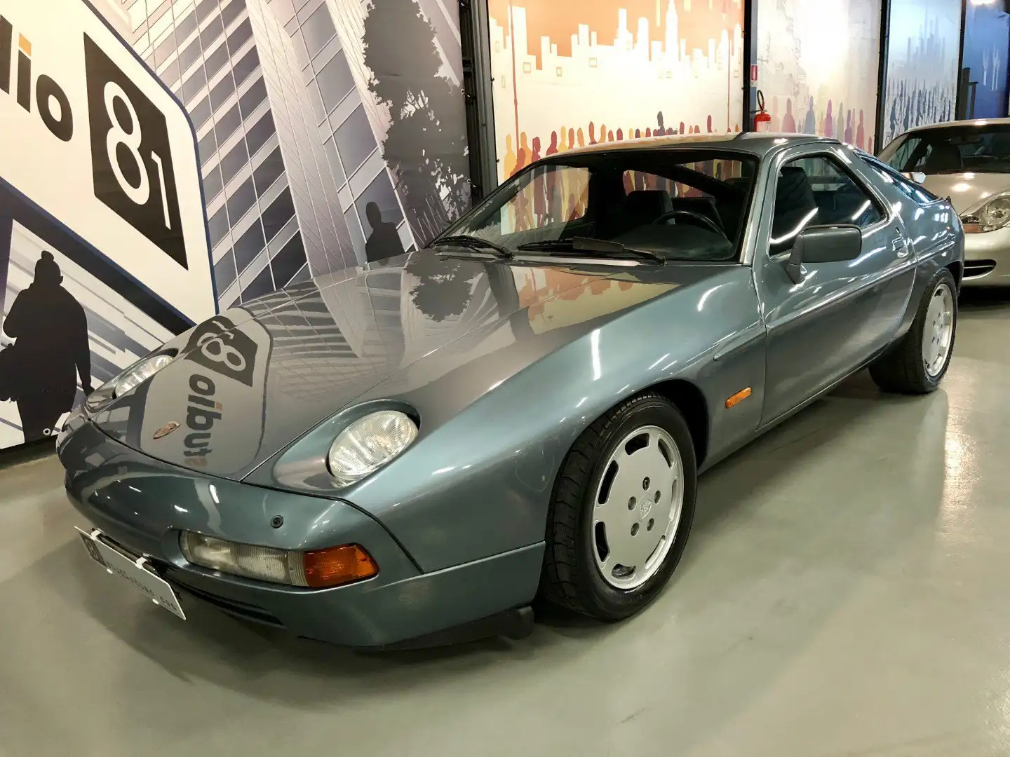 Porsche 928 S Gris - 2