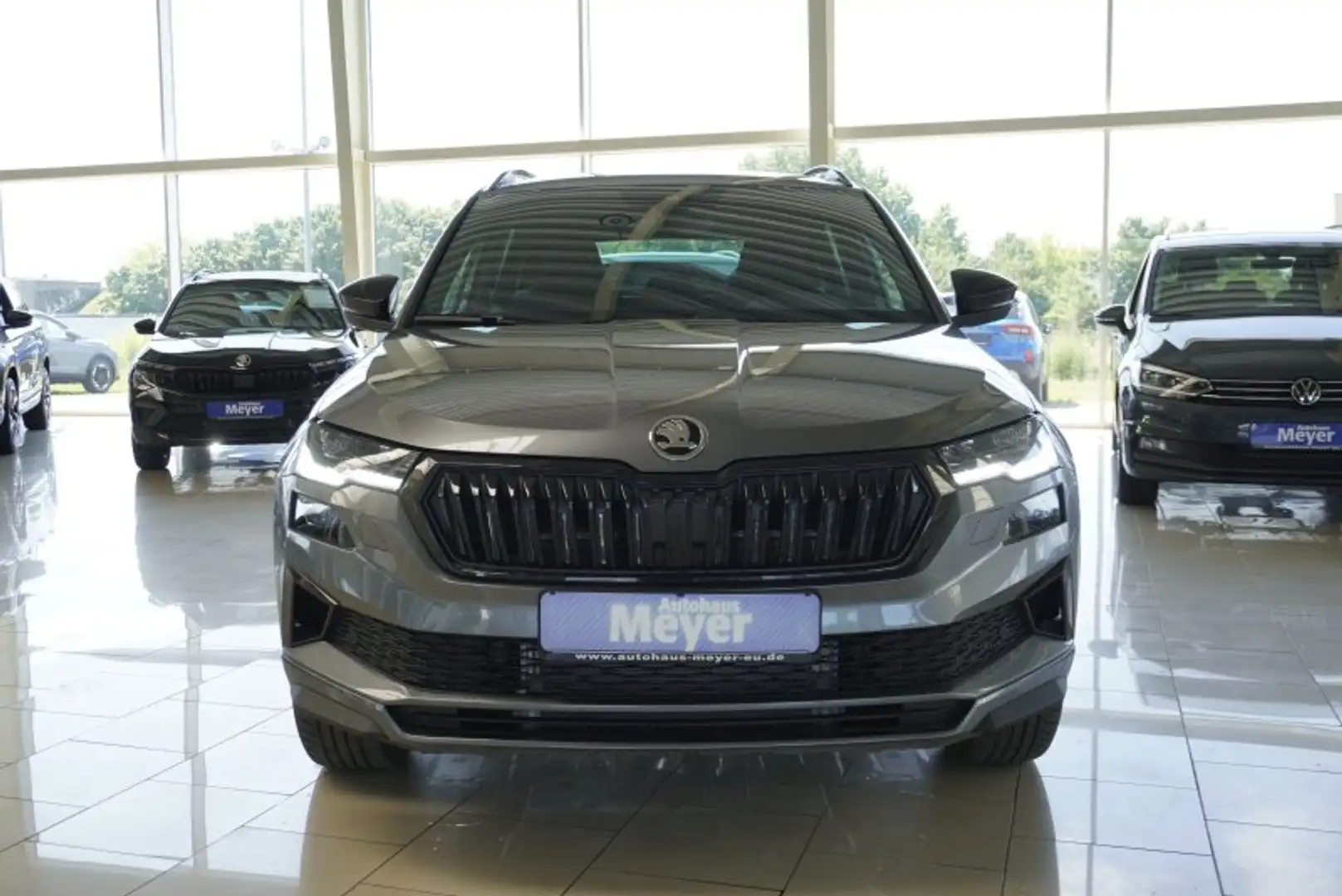 Skoda Karoq Sportline 1,5TSI DSG aAHK/ACC/Matrix/Kessy/Winterp Gris - 2