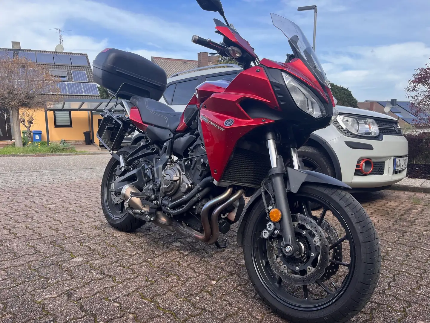Yamaha MT-07 Tracer Red - 1