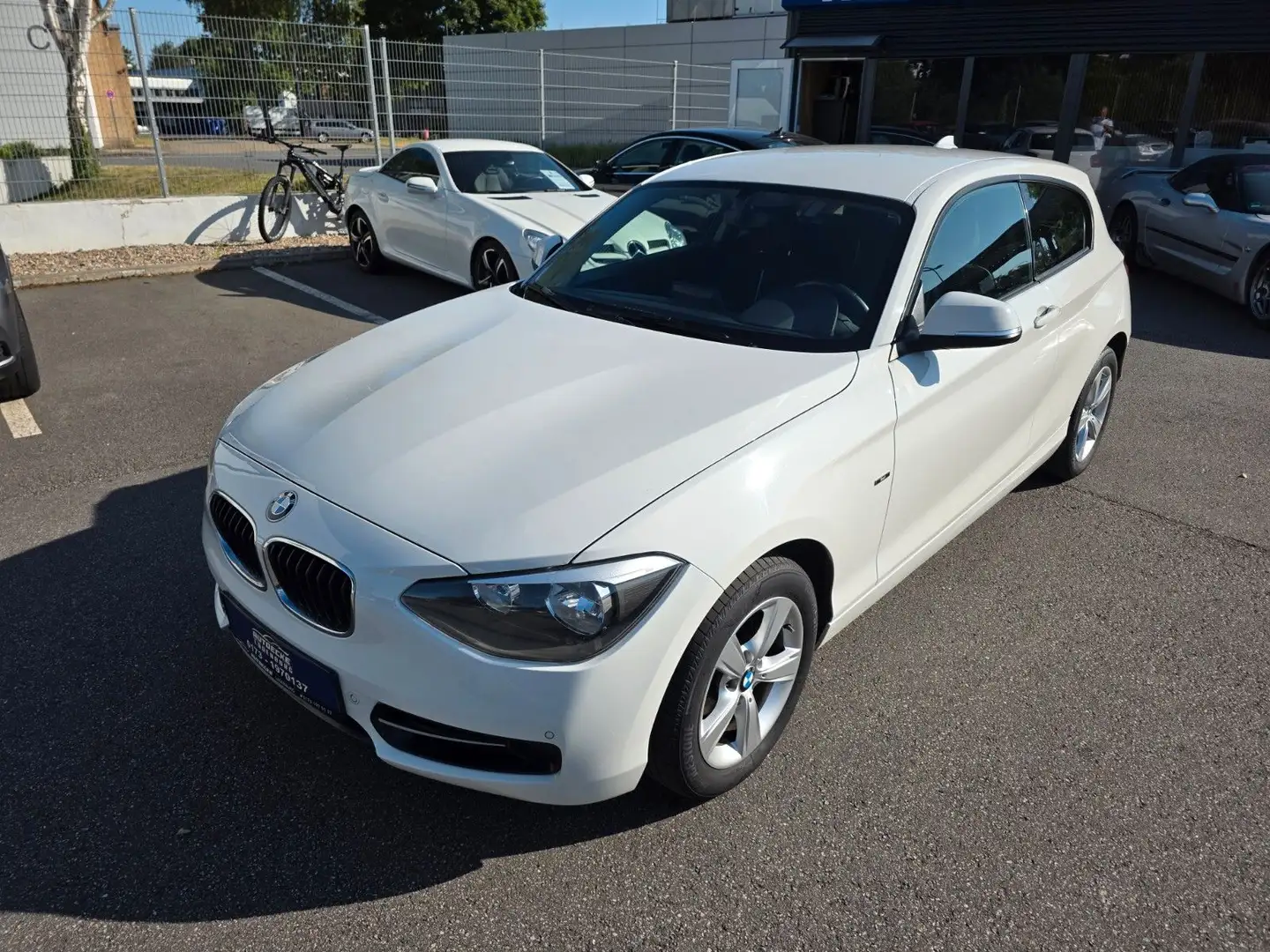 BMW 118 Baureihe 1 Lim. 3-trg. 118 d Sport Blanc - 1