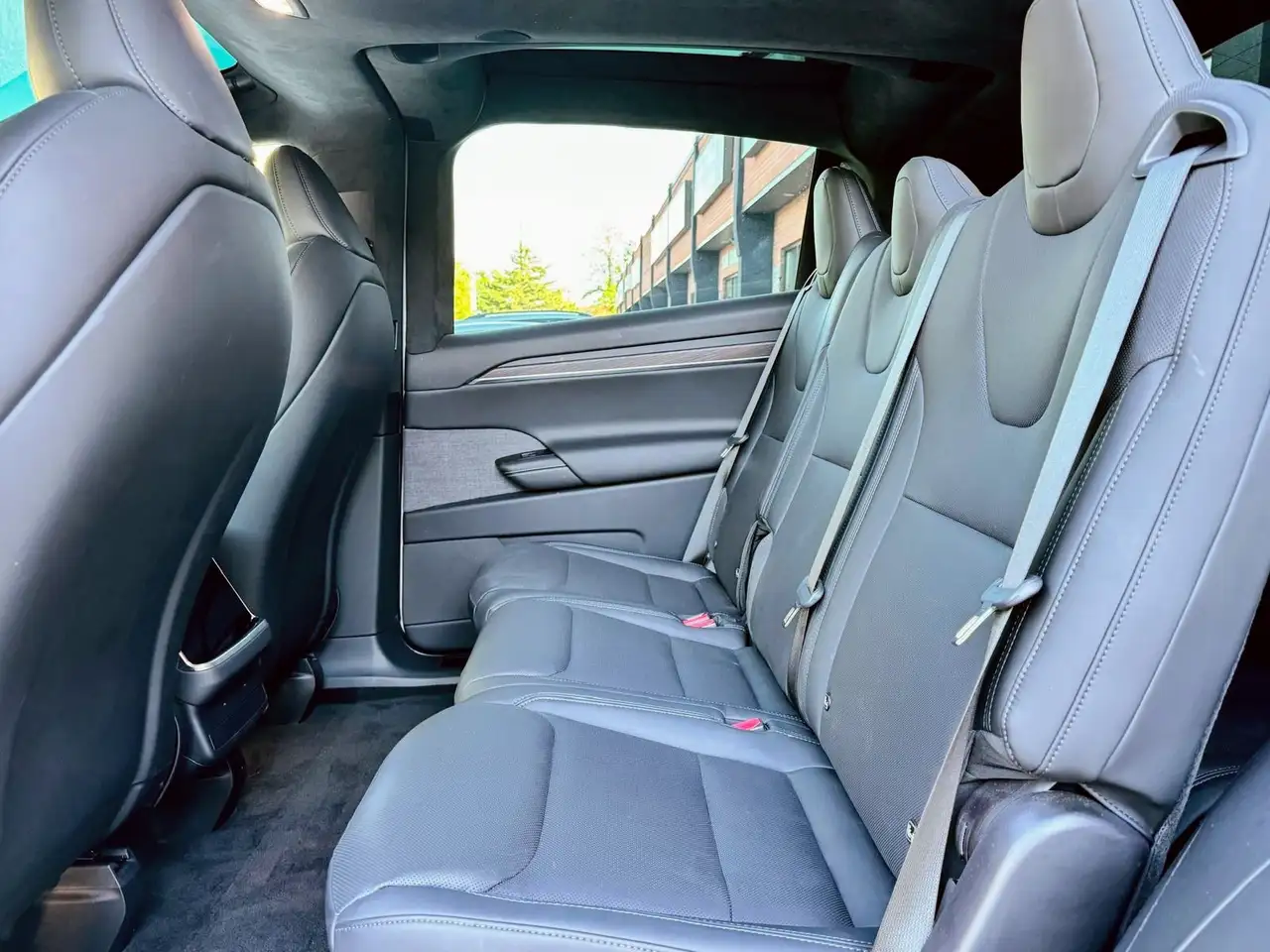 Tesla Model X photo Tesla Model X