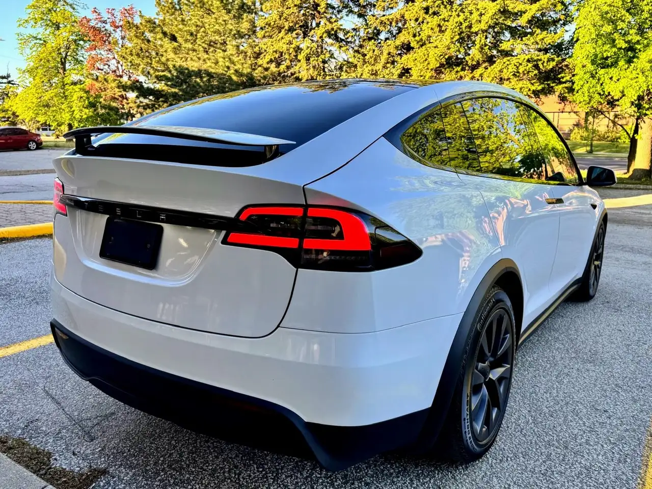 Tesla Model X photo Tesla Model X