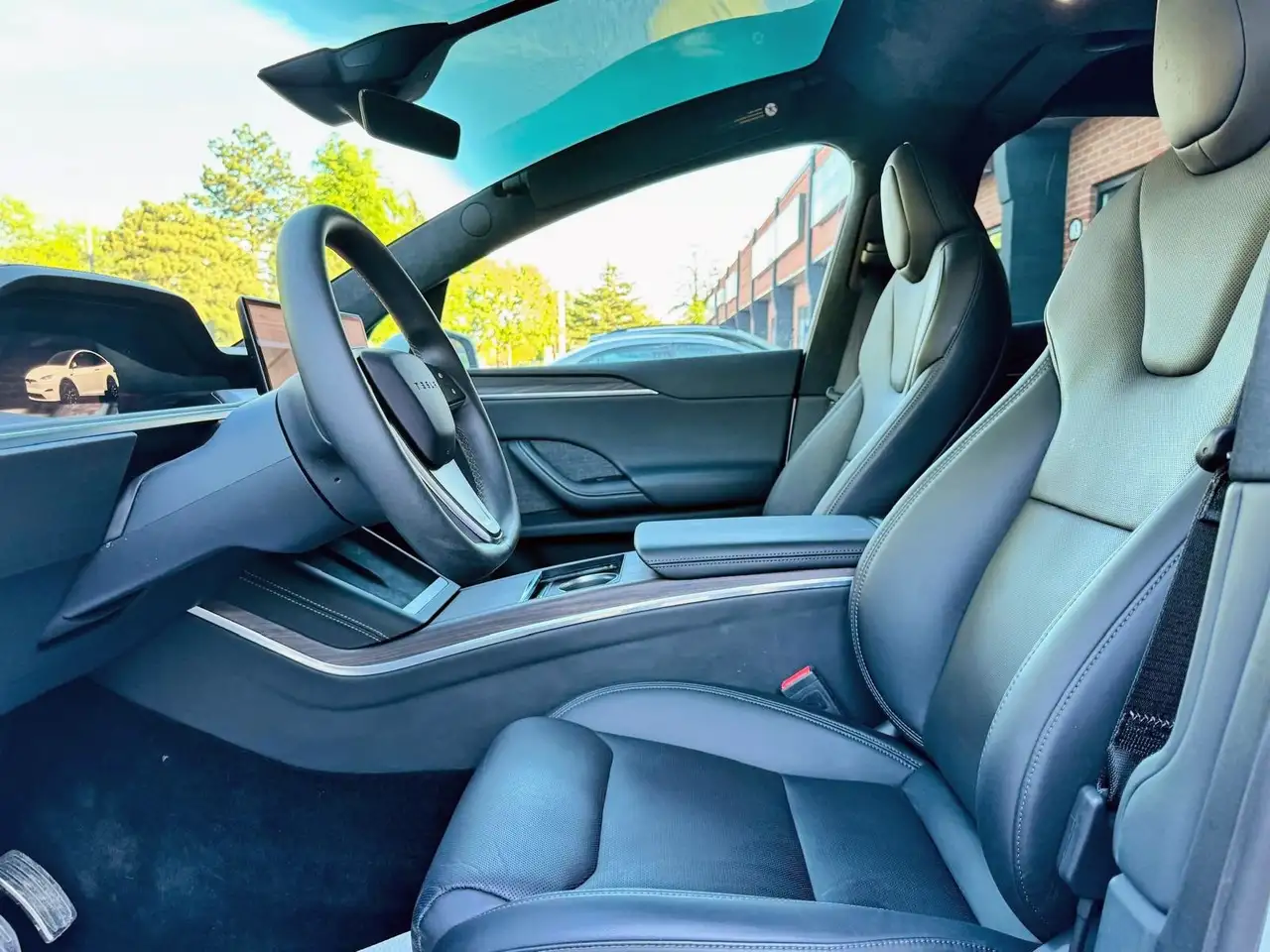Tesla Model X photo Tesla Model X