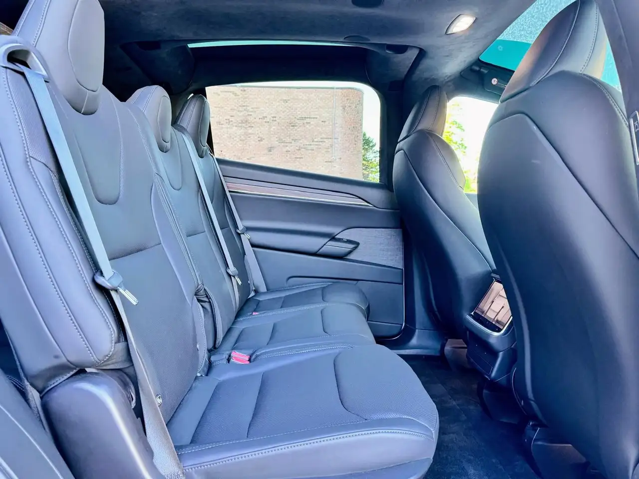 Tesla Model X photo Tesla Model X