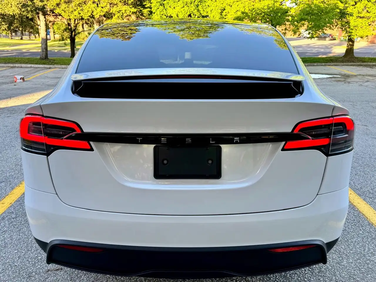 Tesla Model X photo Tesla Model X