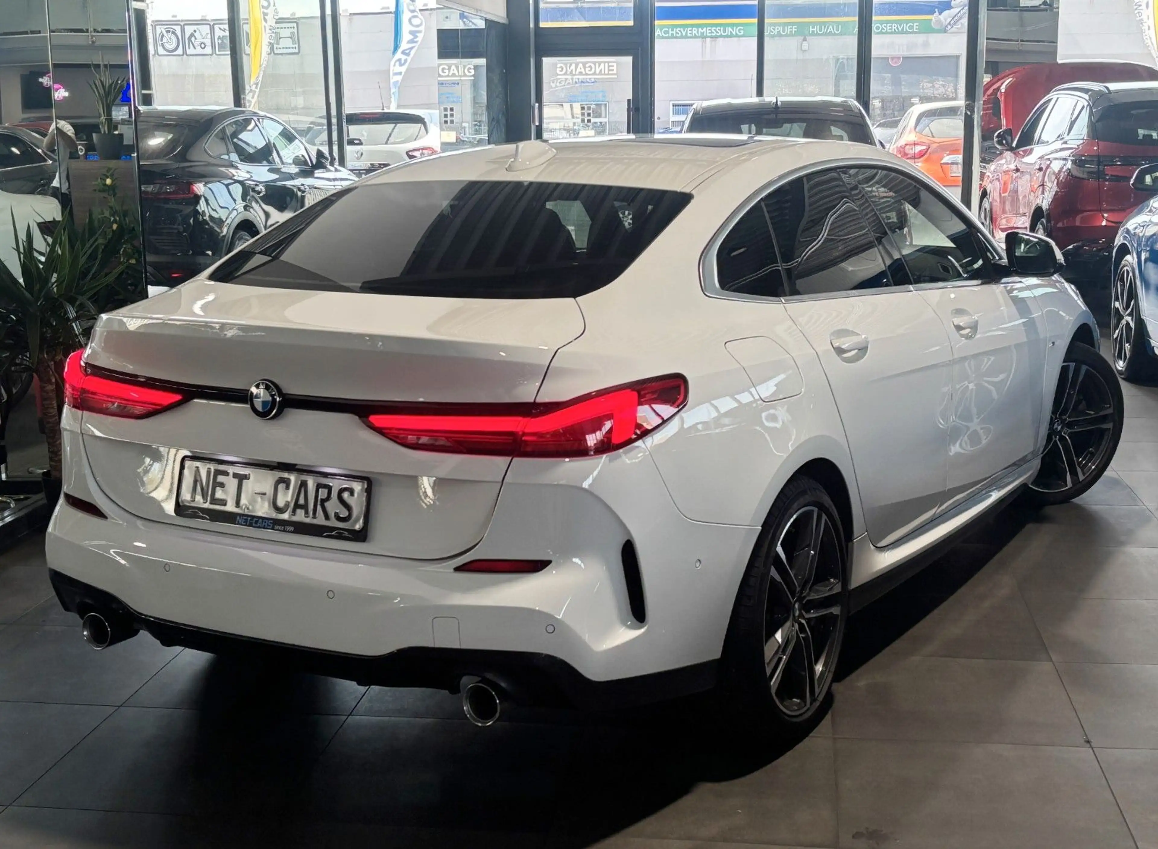 BMW 218 218d Gran Coupé M Sport*HEAD-Up*PANORAM*VOLL — photo 4