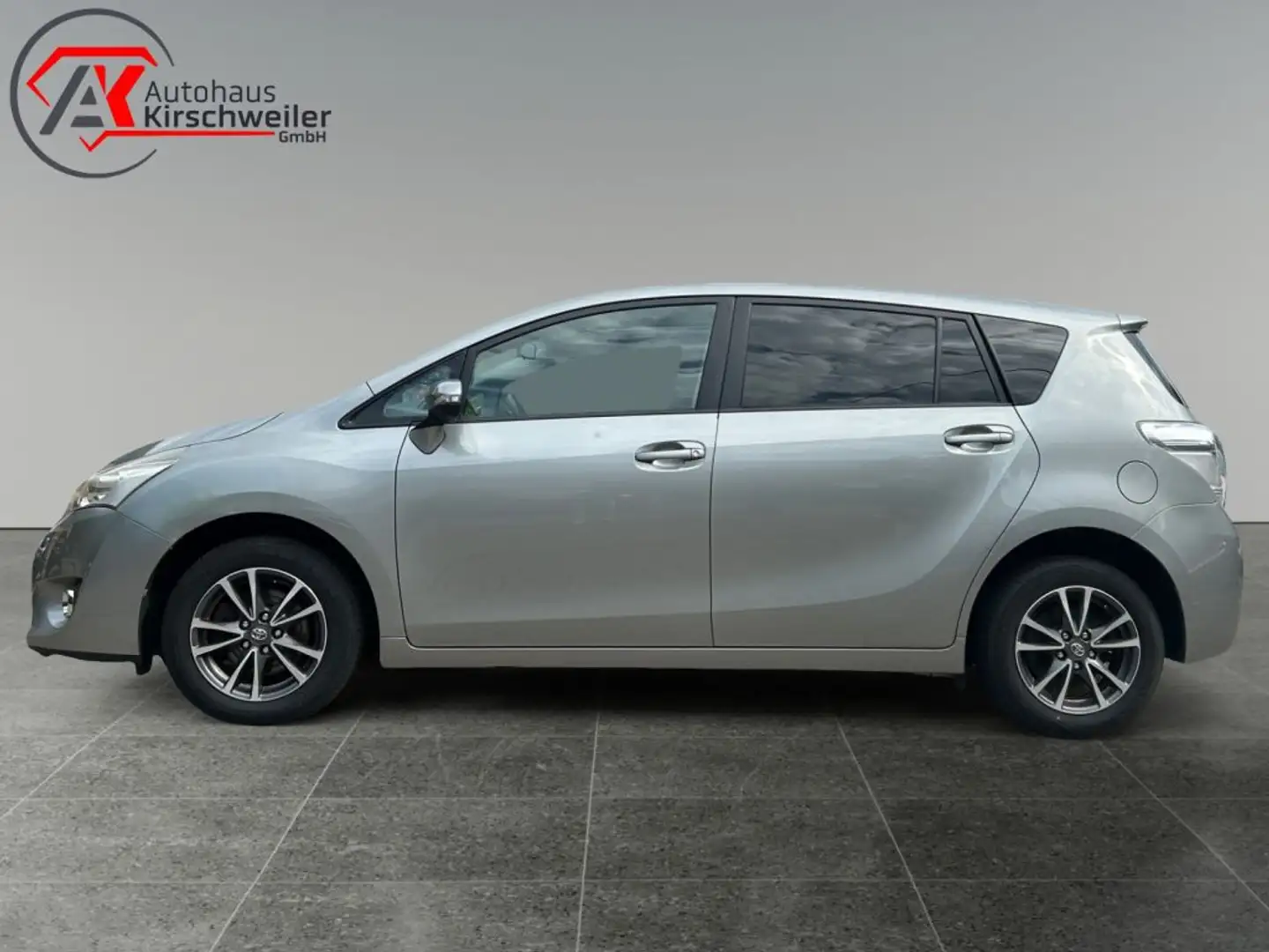 Toyota Verso 1.8 Life *PANO,WKR,KLIMA* 5-Sitzer Ezüst - 2