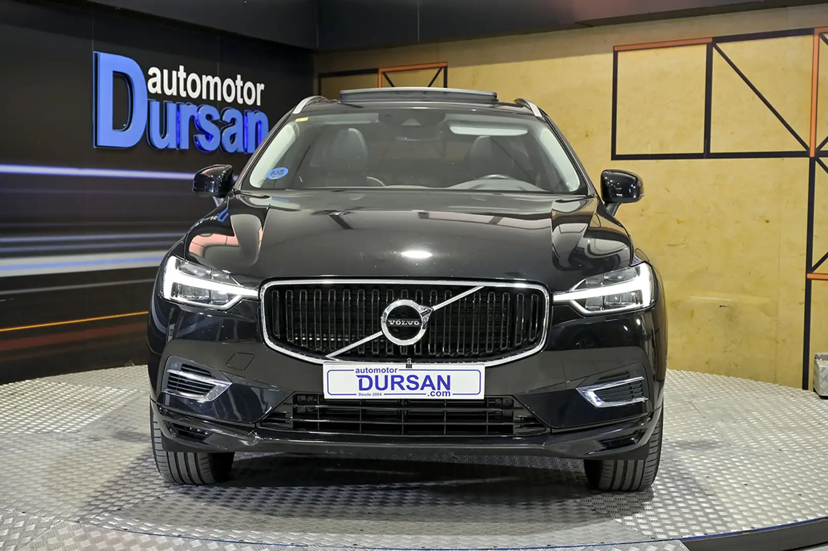 Volvo XC60 2.0 T8 AWD Momentum Auto - 2