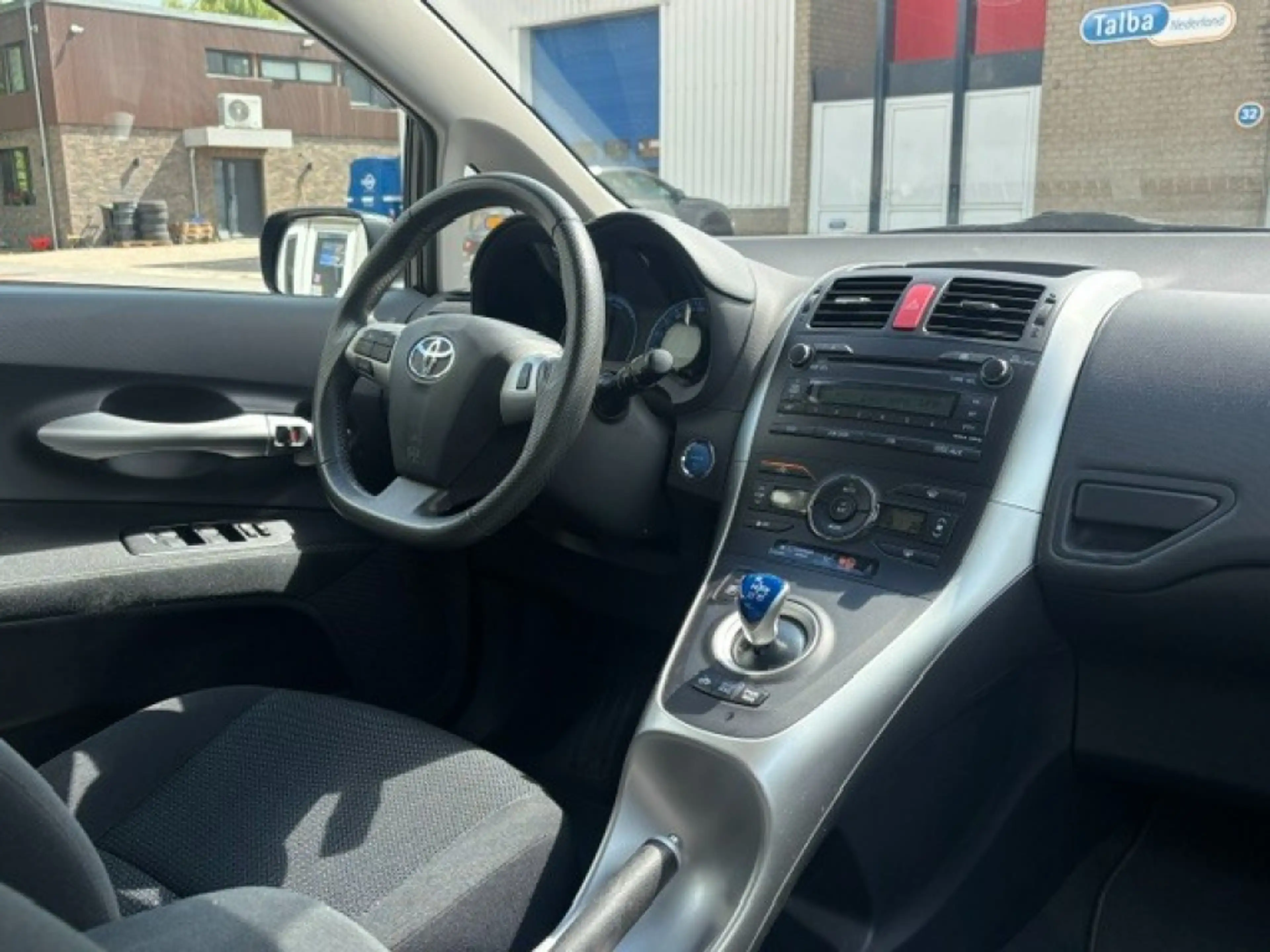 Toyota Auris 1.8 FULL HYBRID LIM. — photo 8