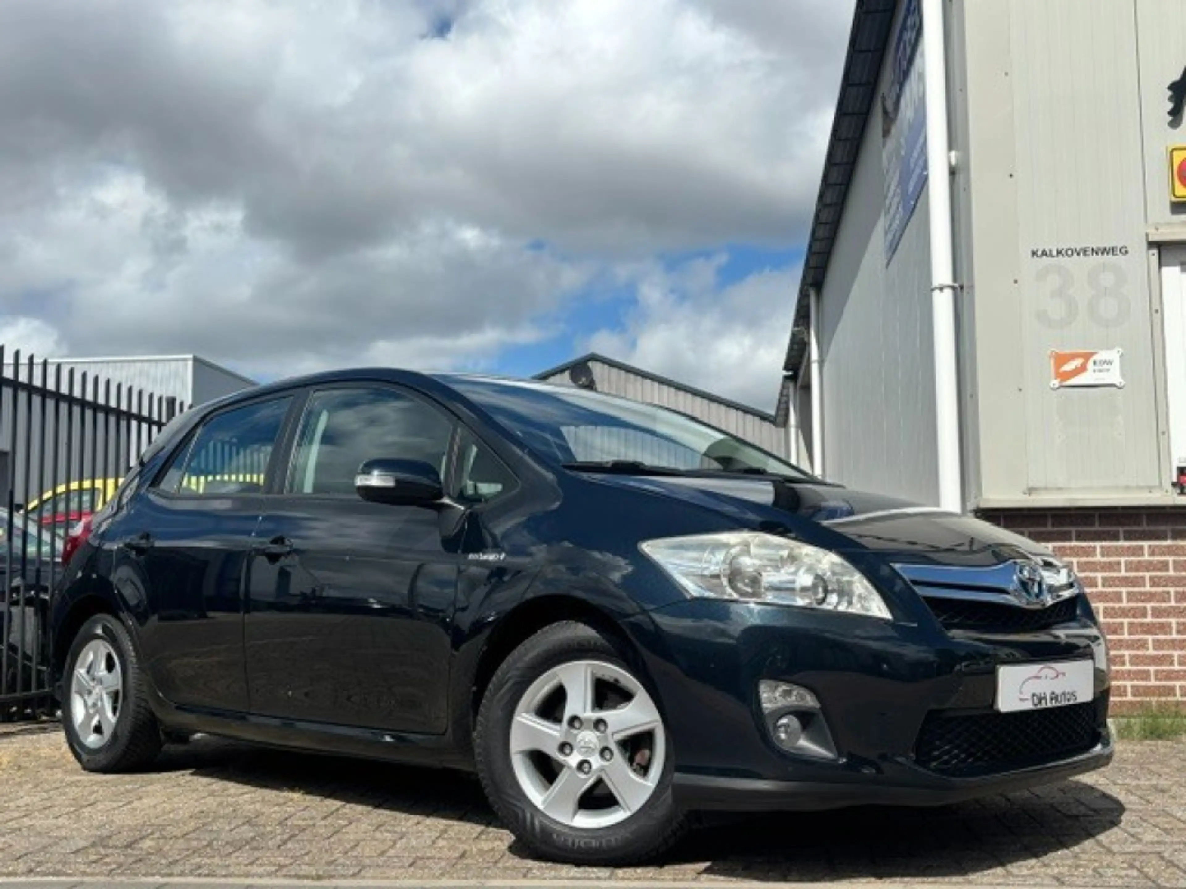 Toyota Auris 1.8 FULL HYBRID LIM.