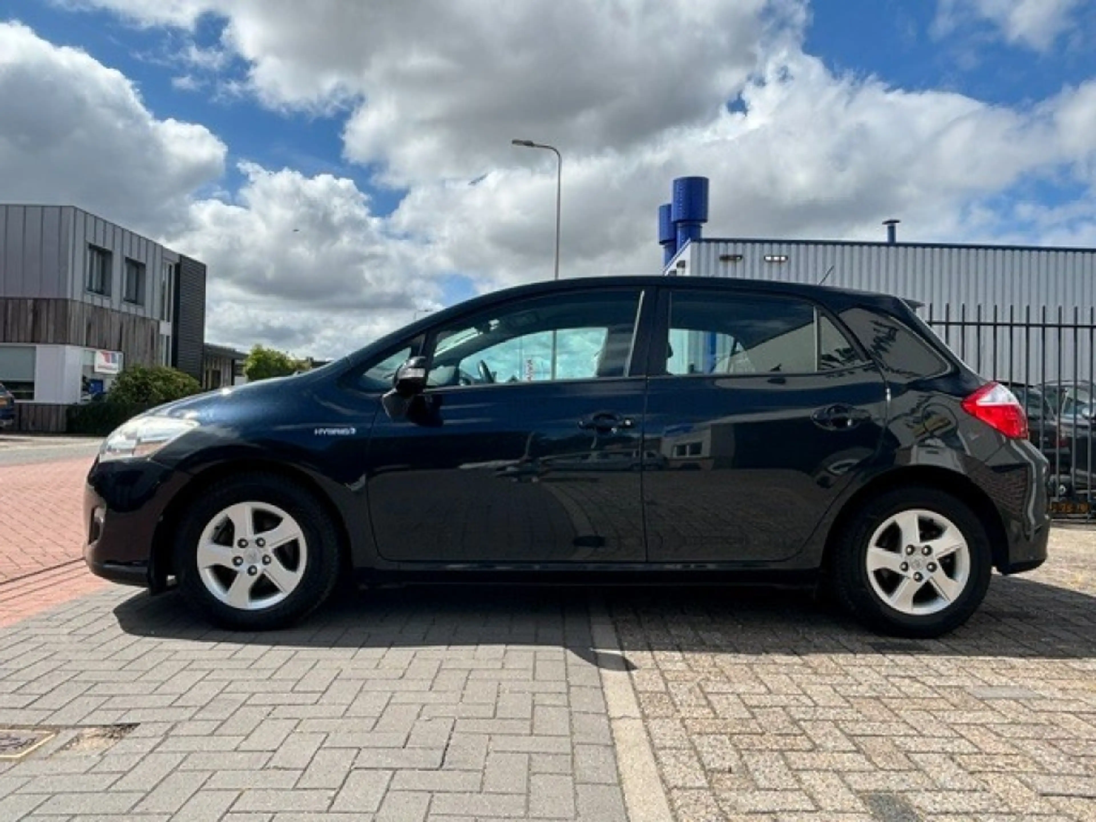Toyota Auris 1.8 FULL HYBRID LIM. — photo 3