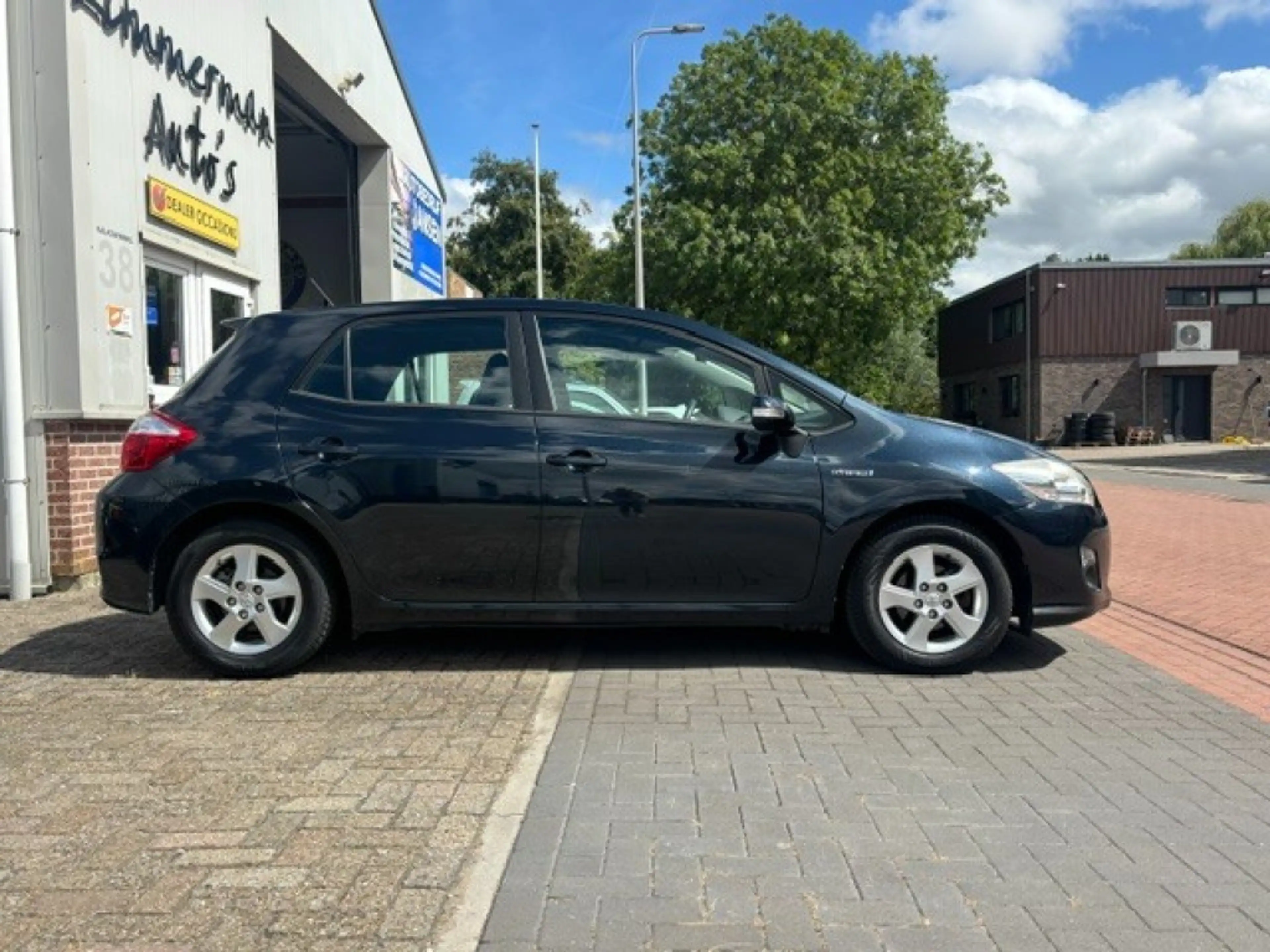 Toyota Auris 1.8 FULL HYBRID LIM. — photo 11