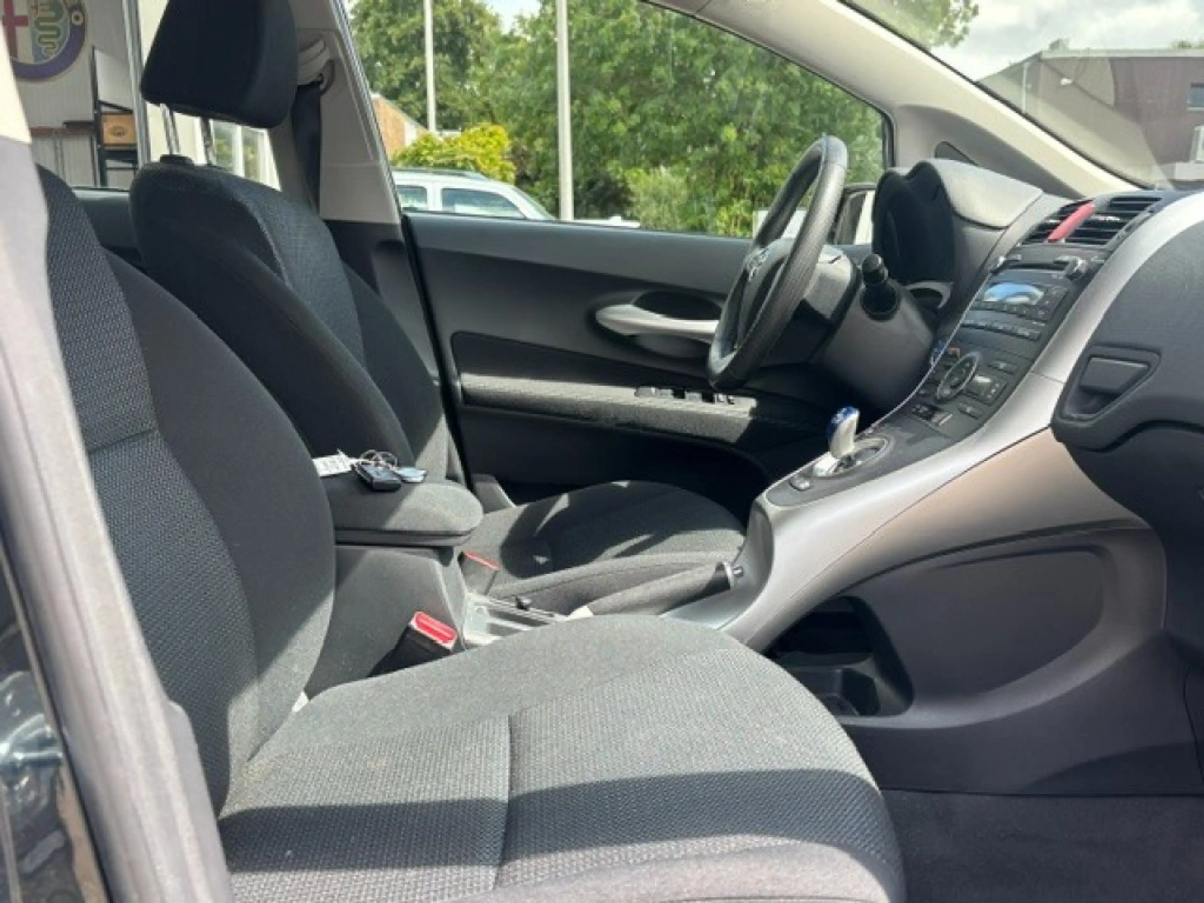 Toyota Auris 1.8 FULL HYBRID LIM. — photo 15