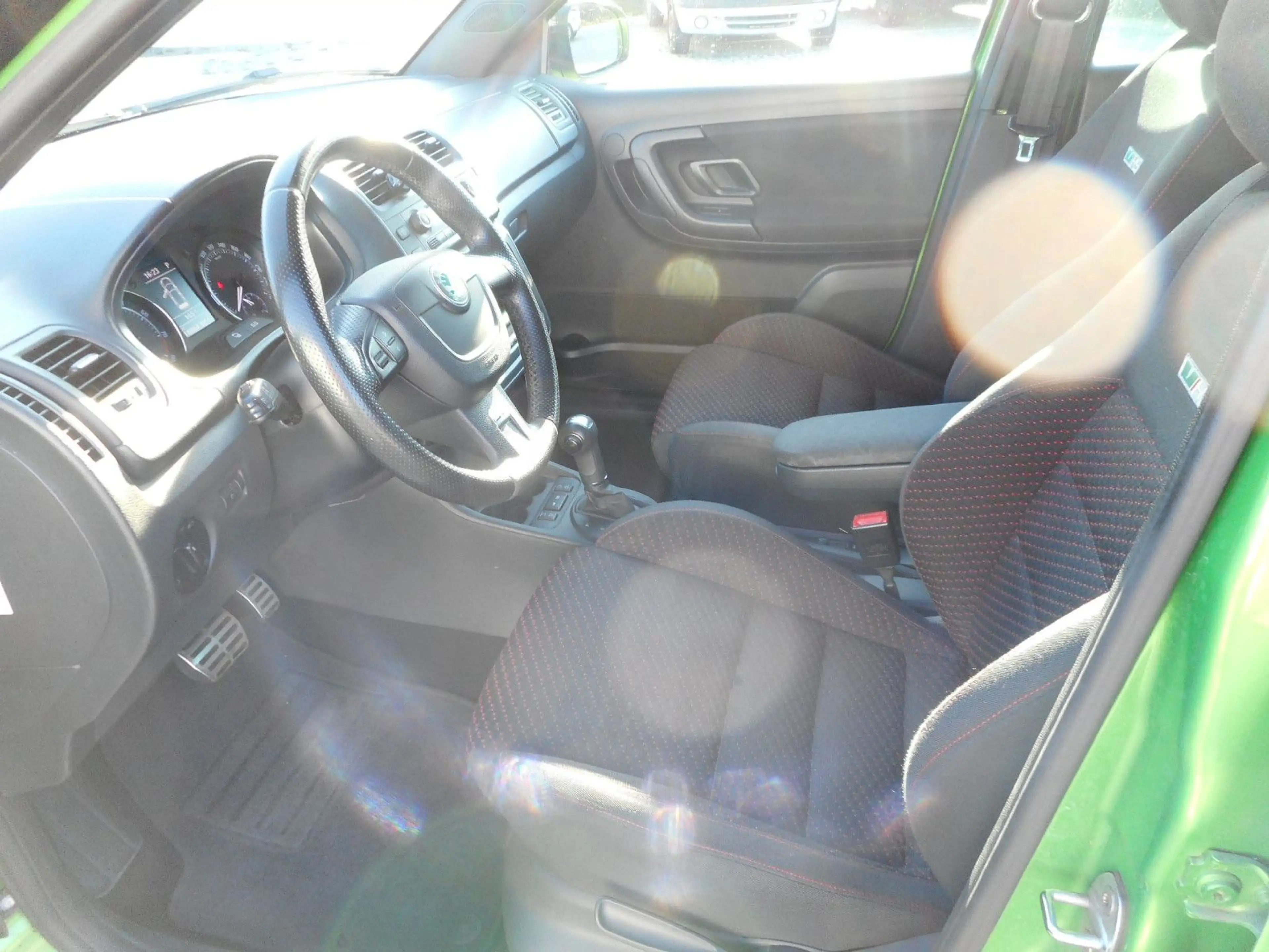 Skoda Fabia RS PDC Alu Black Vision HU 02/2027 — photo 9