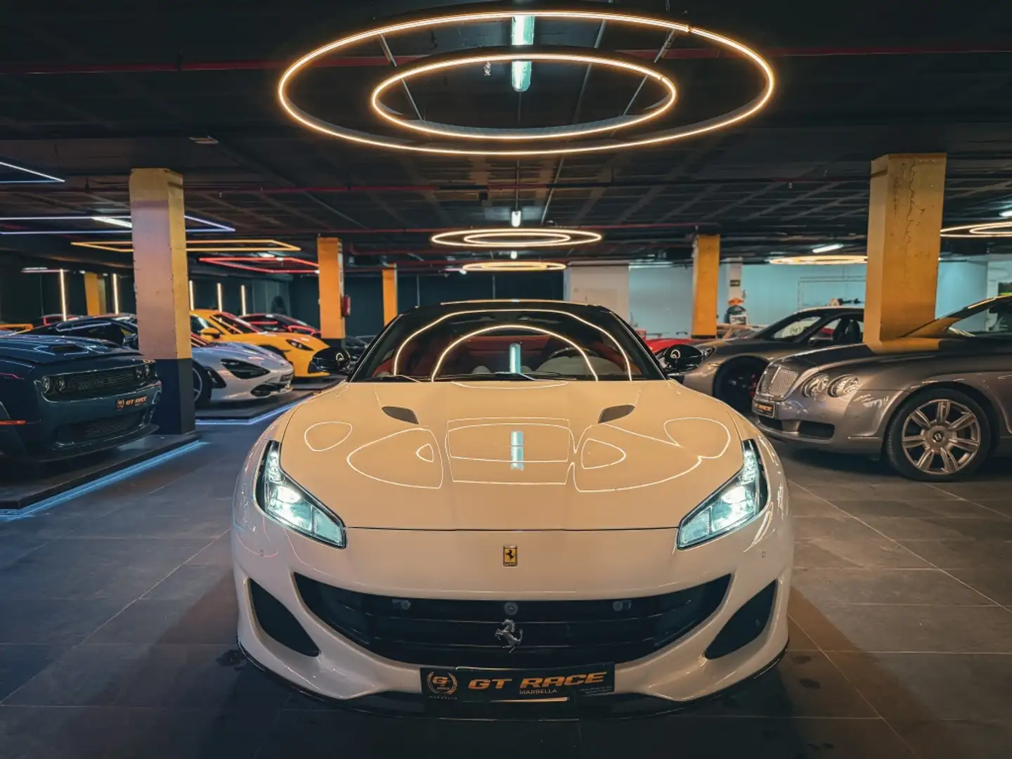 Ferrari Portofino Bílá - 2