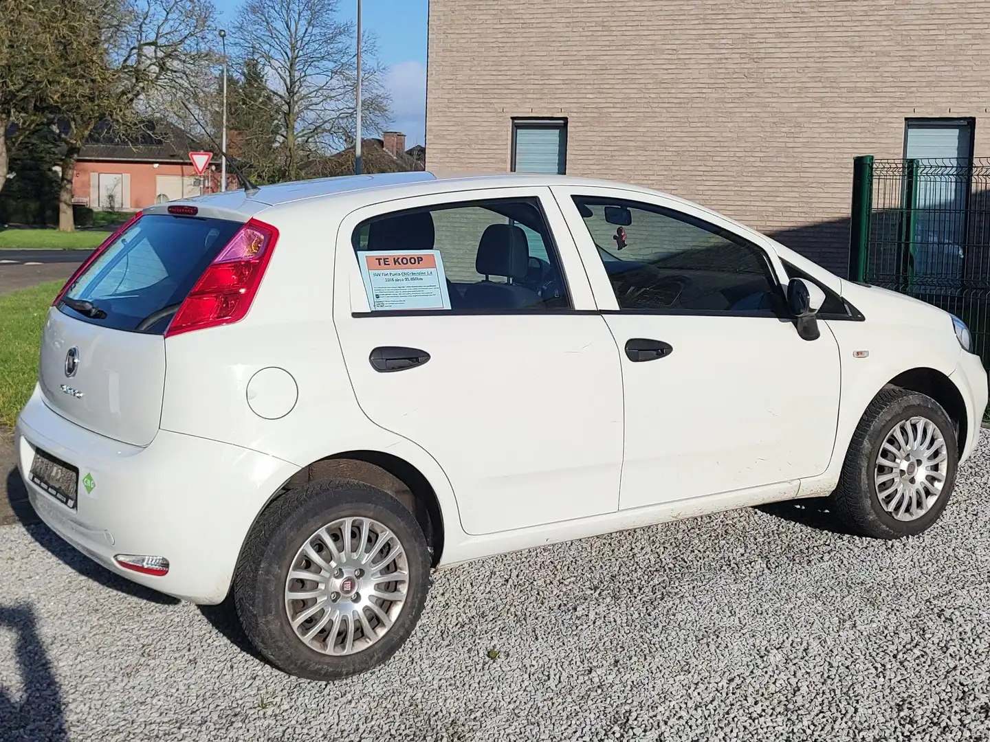 Fiat Punto Evo 1.4 benzine  plus CNG met airco RIJ GOEDKOOP, Wit - 1