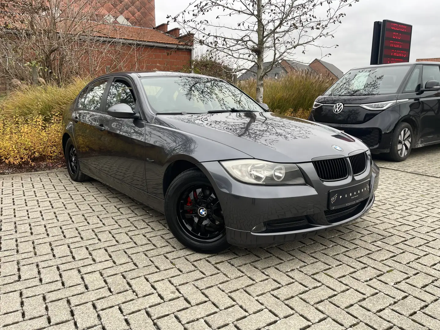 BMW 318 2006/190.000km/Manueel - Gekeurd Grau - 2