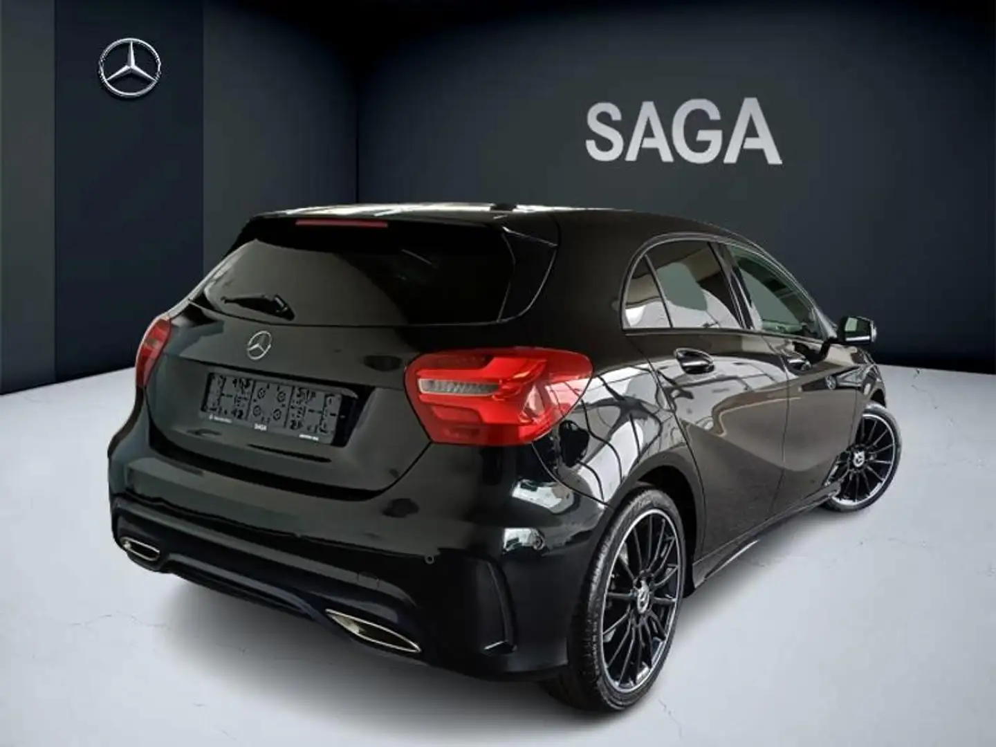 Mercedes-Benz A 180 Amg Line Schwarz - 2