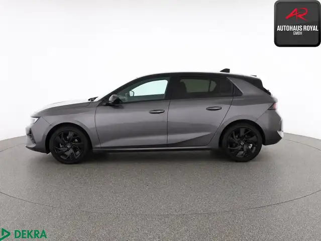 Opel Astra view 2