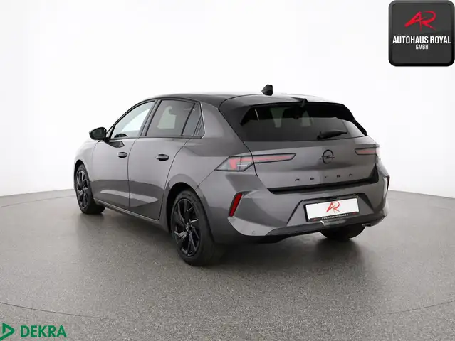 Opel Astra view 3