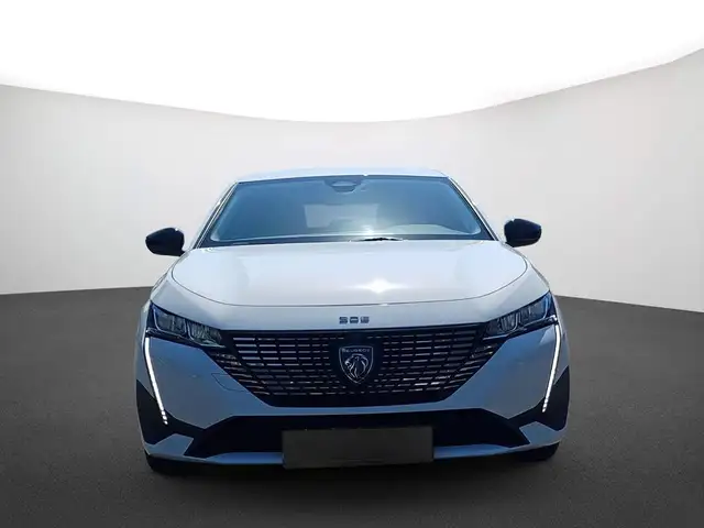 Peugeot 308 view 2