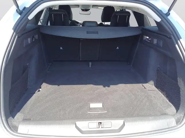 Peugeot 308 view 7