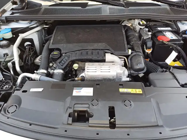 Peugeot 308 view 5
