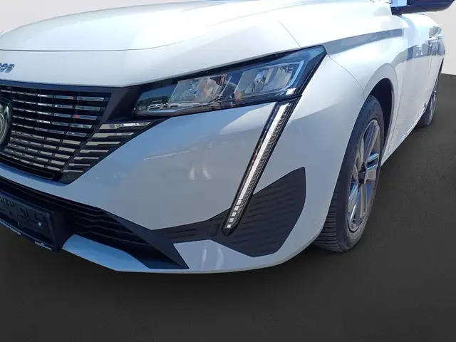 Peugeot 308 view 9