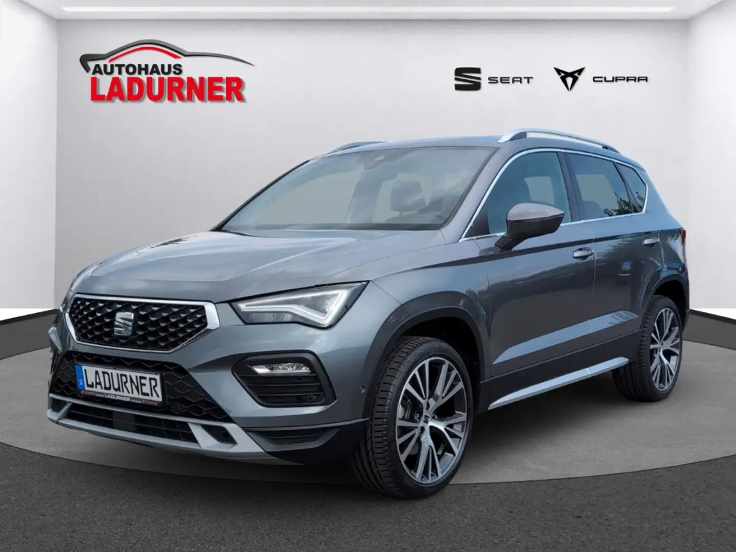 SEAT Ateca Xperience 1.5TSI DSG *STADHZG+AHK+PANODACH* Grau - 1