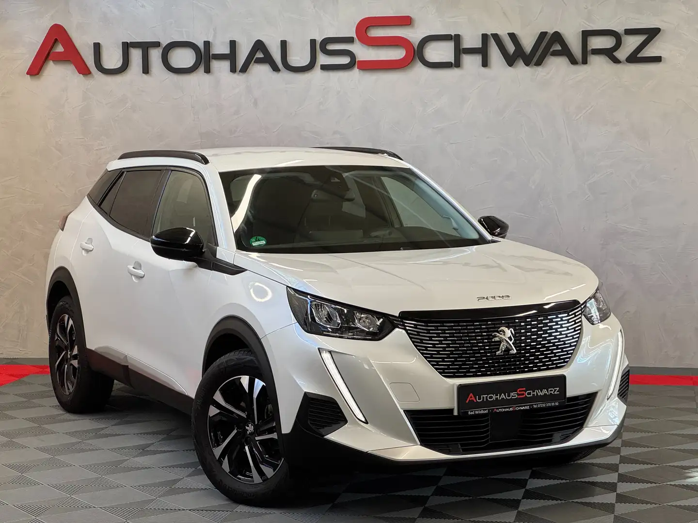 Peugeot 2008 Allure Pack Kamera Cockpit3D Led ACC FahrAss Weiß - 1